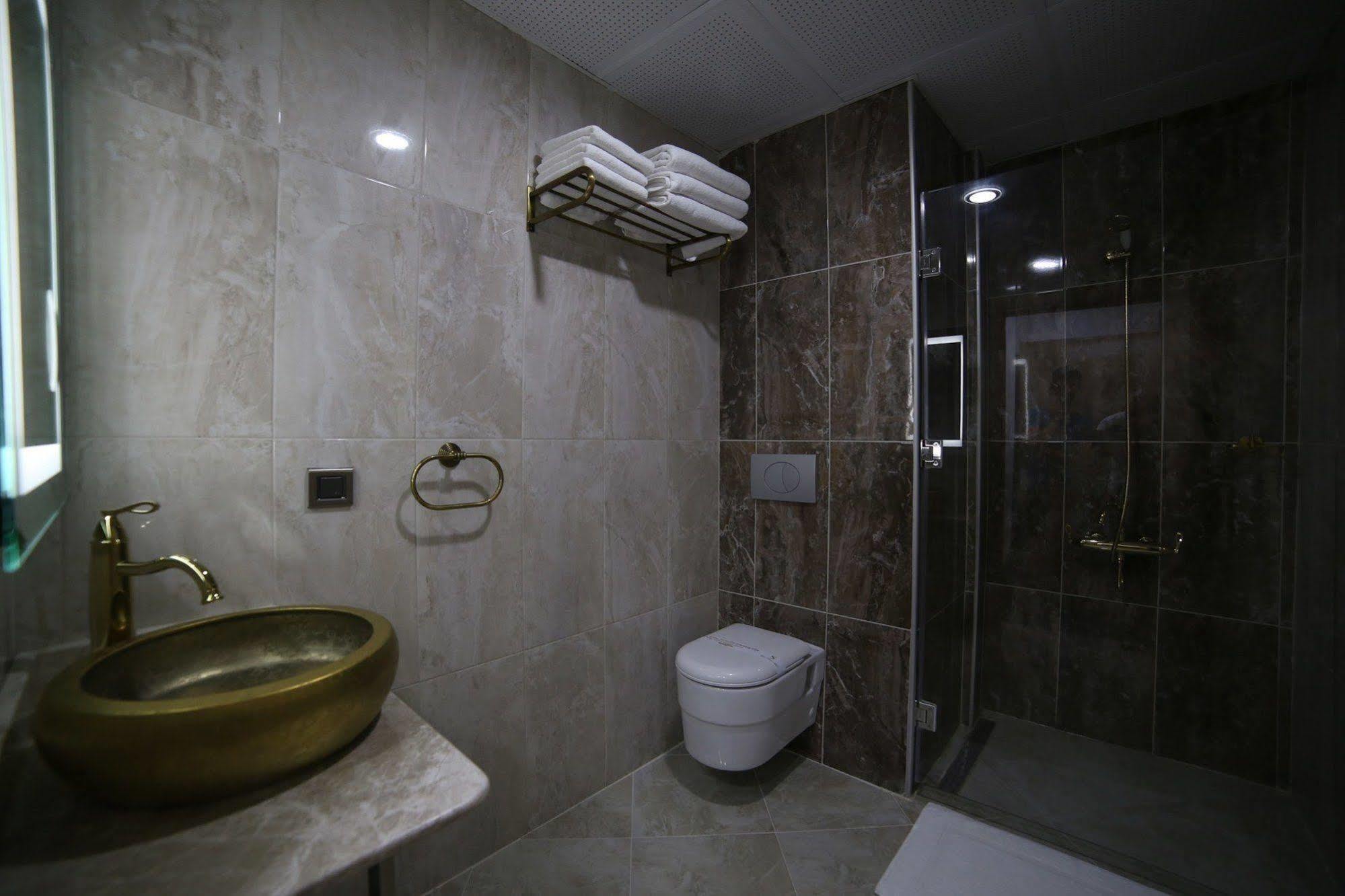 Grand Serenay Hotel บานเดียร์มา ภายนอก รูปภาพ