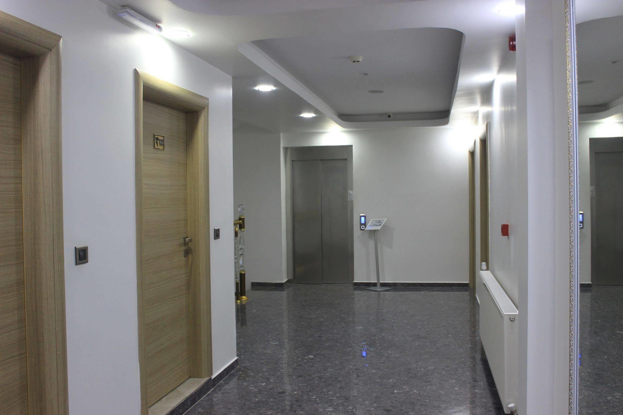 Grand Serenay Hotel บานเดียร์มา ภายนอก รูปภาพ